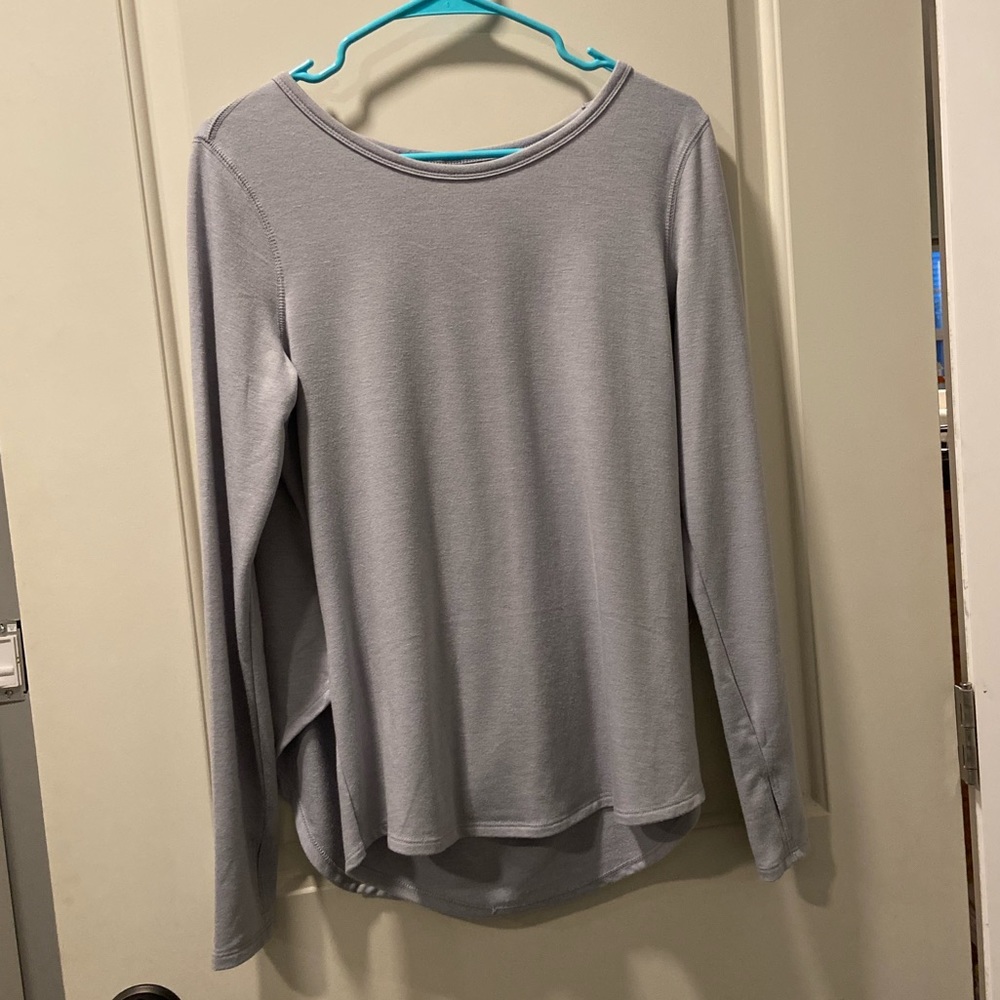 OldNavy Active gray long sleeve top with open back